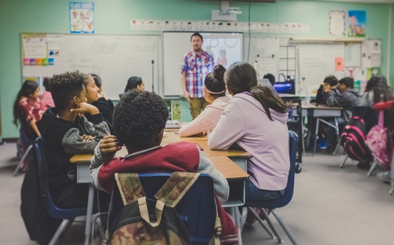 Students can't get off their phones. Schools have had enough.